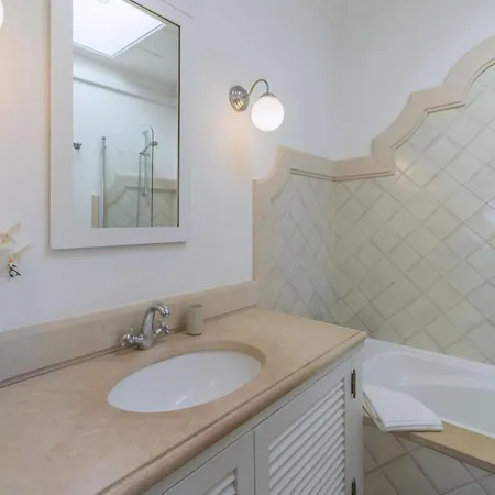 Apartamento Casa Boodes Parking Pool Garden *